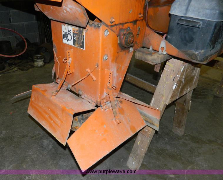 image for item BT9786 Henderson Chief FSP7 salt/sand spreader