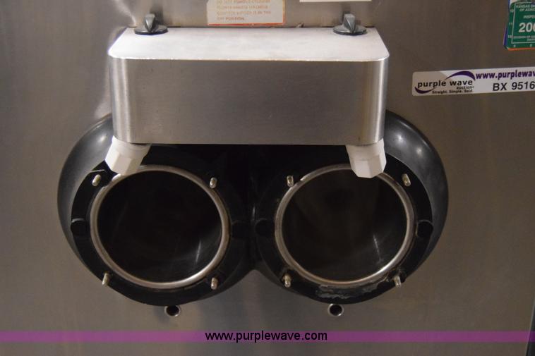 image for item BX9516 Sweden ice cream machine