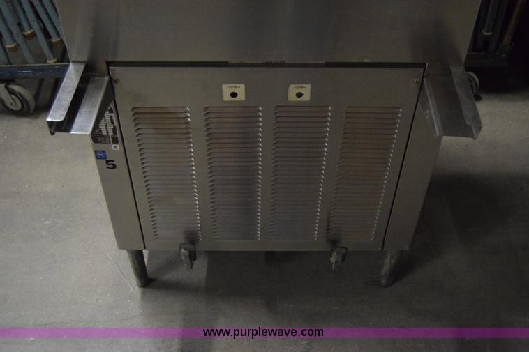 image for item BX9516 Sweden ice cream machine