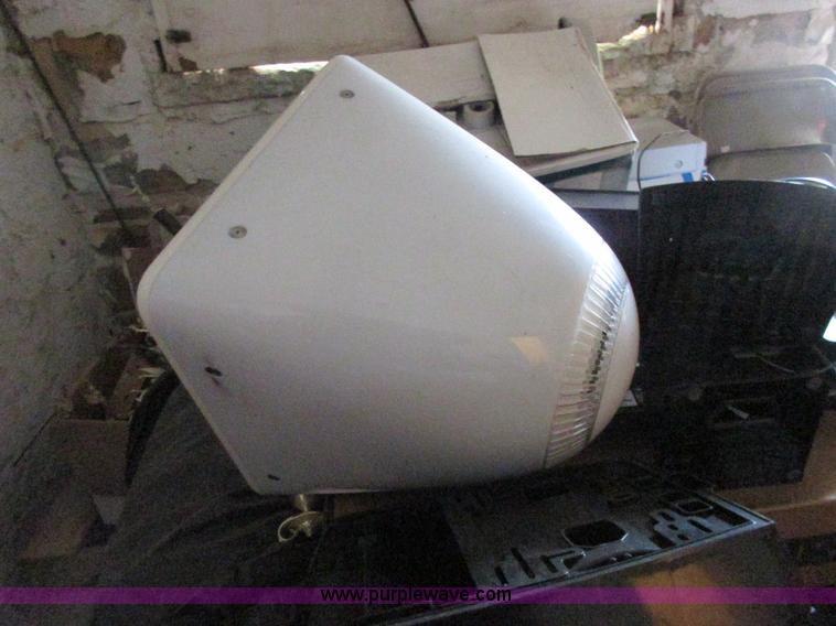 image for item I1811 Assorted items