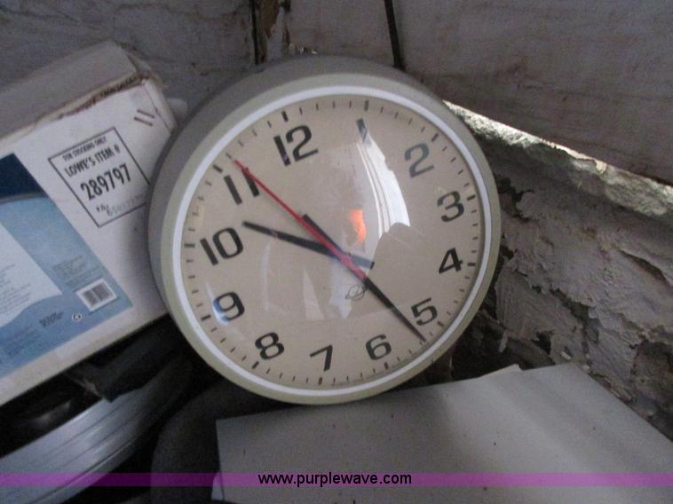 image for item I1811 Assorted items