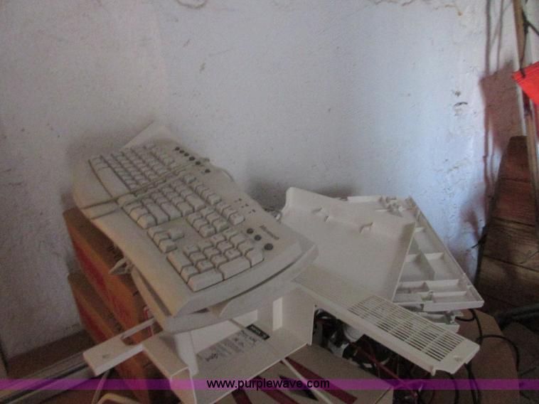 image for item I1811 Assorted items