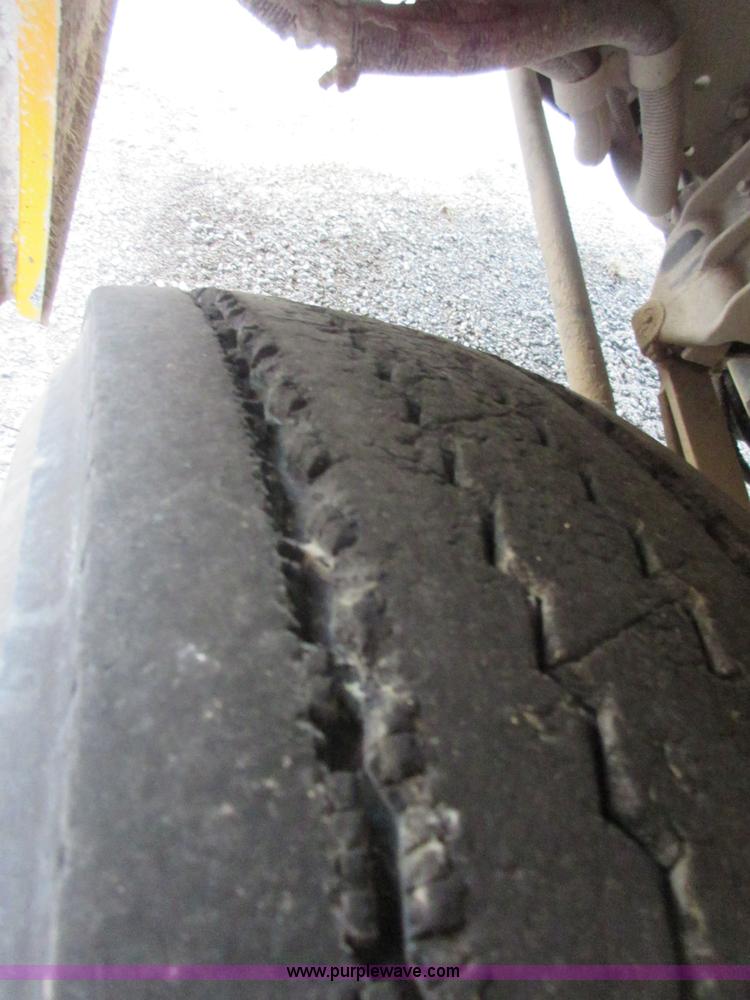 image for item I1812 2000 International Genesis school bus