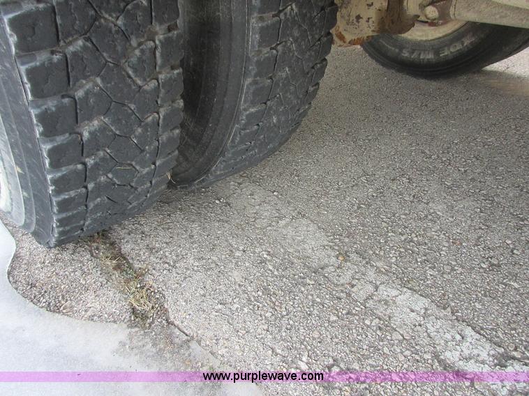 image for item I1812 2000 International Genesis school bus