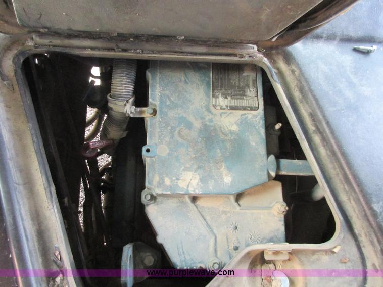 image for item I1812 2000 International Genesis school bus