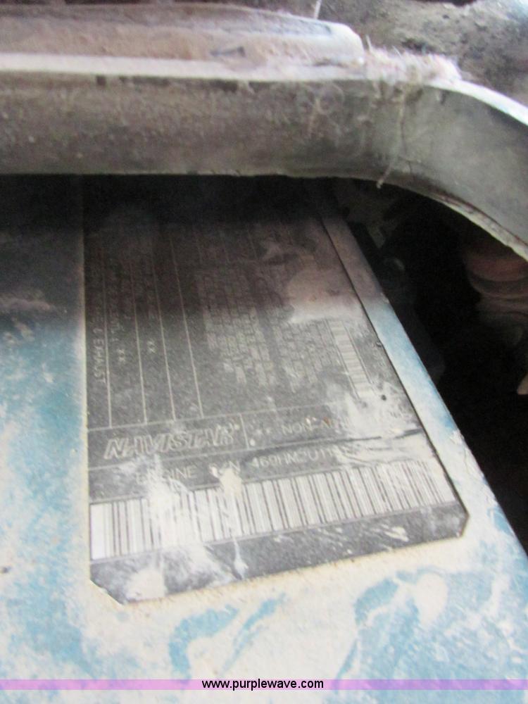 image for item I1812 2000 International Genesis school bus