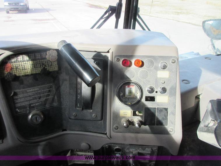 image for item I1812 2000 International Genesis school bus