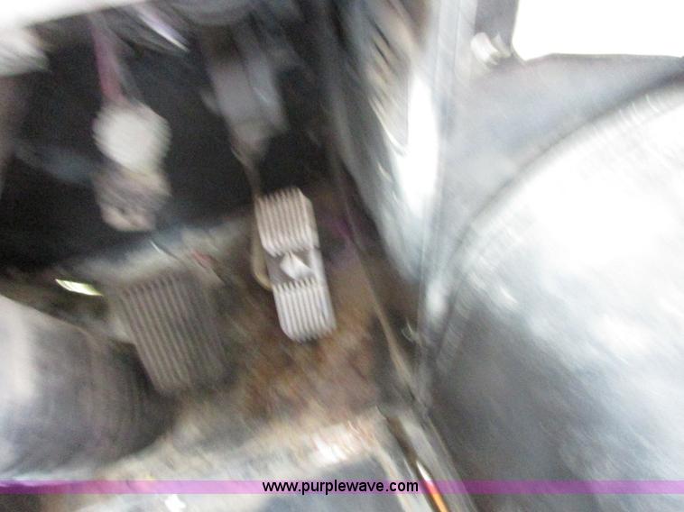 image for item I1812 2000 International Genesis school bus