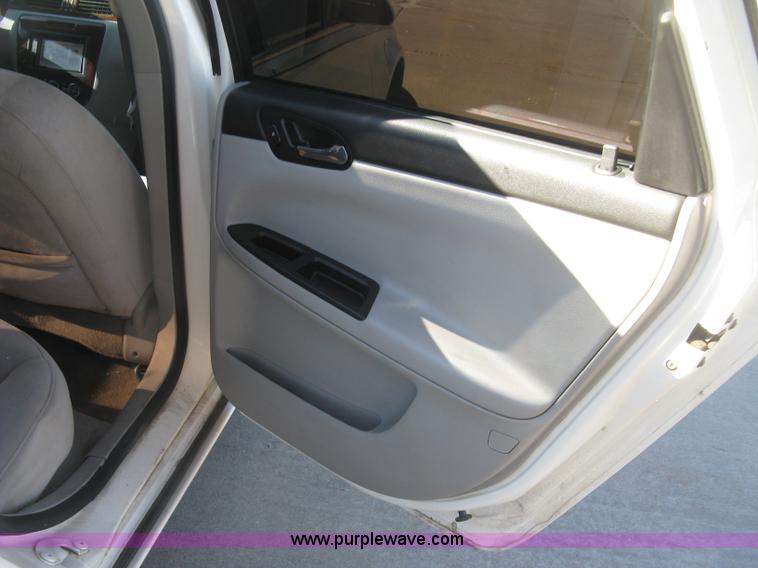 image for item J2963 2007 Chevrolet Impala LS