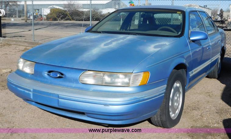image for item J6829 1995 Ford Taurus GL