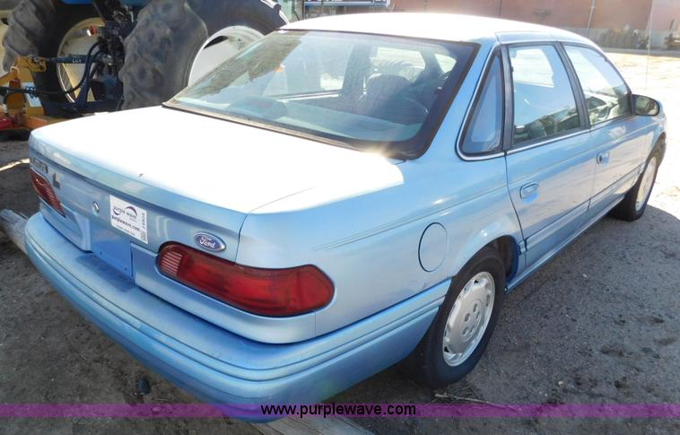 image for item J6829 1995 Ford Taurus GL