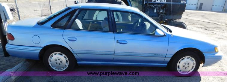 image for item J6829 1995 Ford Taurus GL
