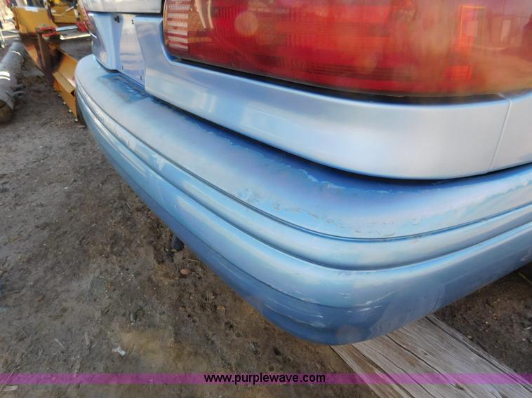 image for item J6829 1995 Ford Taurus GL