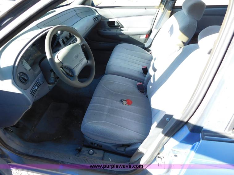 image for item J6829 1995 Ford Taurus GL