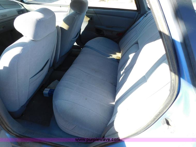 image for item J6829 1995 Ford Taurus GL