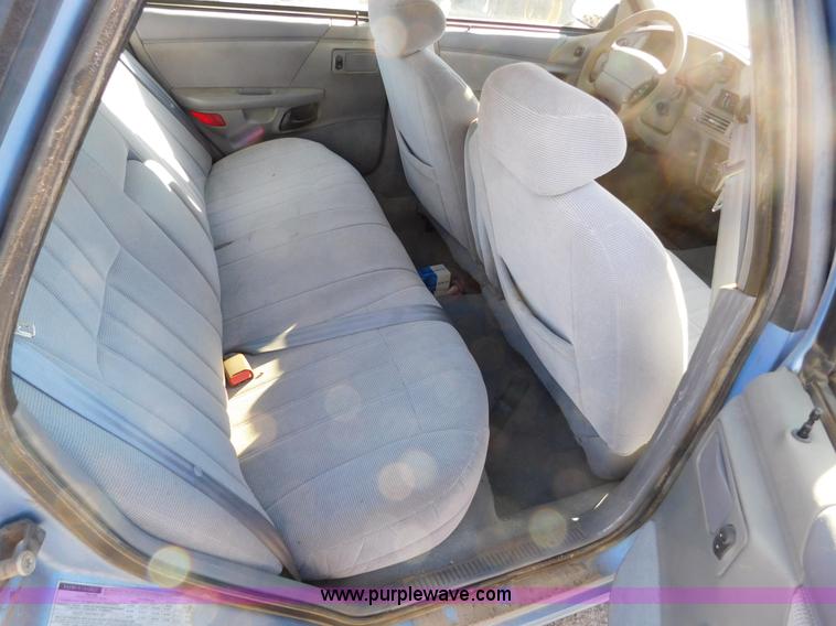 image for item J6829 1995 Ford Taurus GL