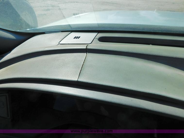 image for item J6829 1995 Ford Taurus GL