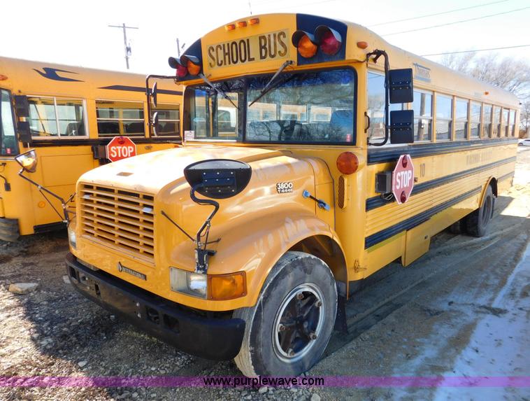image for item J7413 1997 International 3800 school bus
