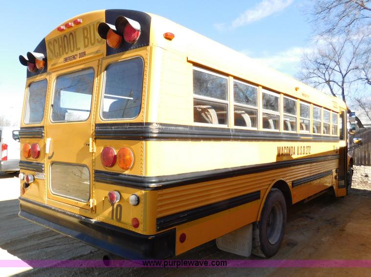 image for item J7413 1997 International 3800 school bus