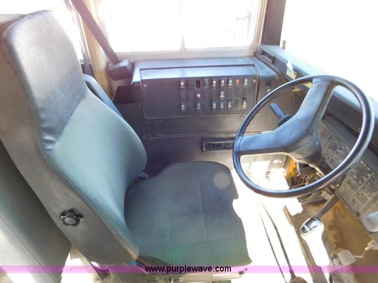 image for item J7413 1997 International 3800 school bus