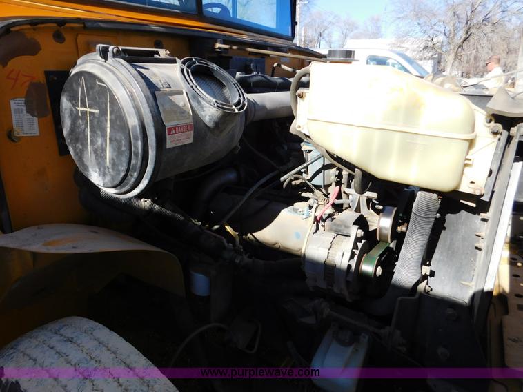 image for item J7413 1997 International 3800 school bus