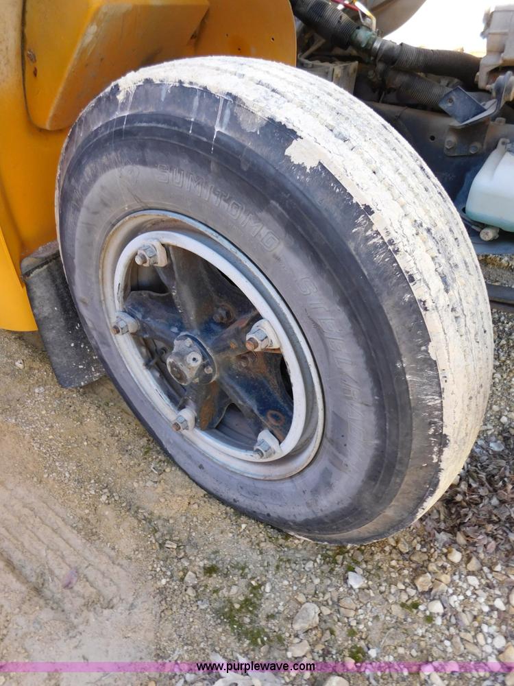 image for item J7413 1997 International 3800 school bus