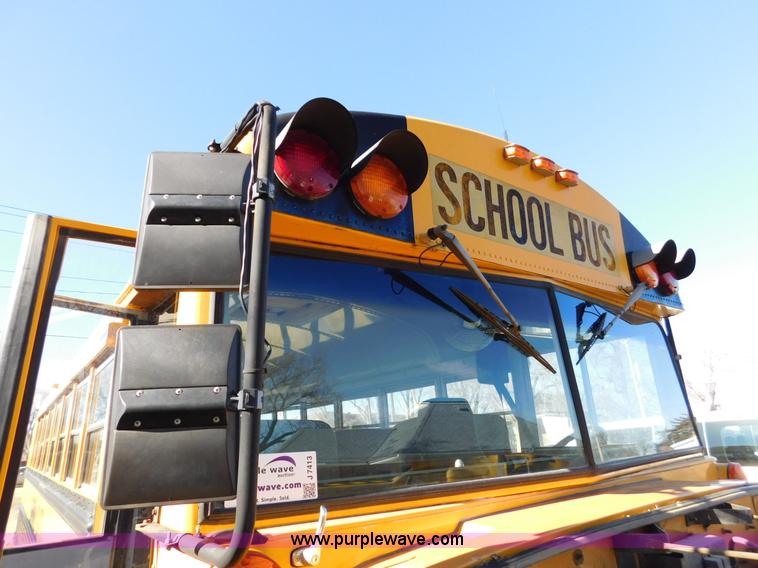 image for item J7413 1997 International 3800 school bus