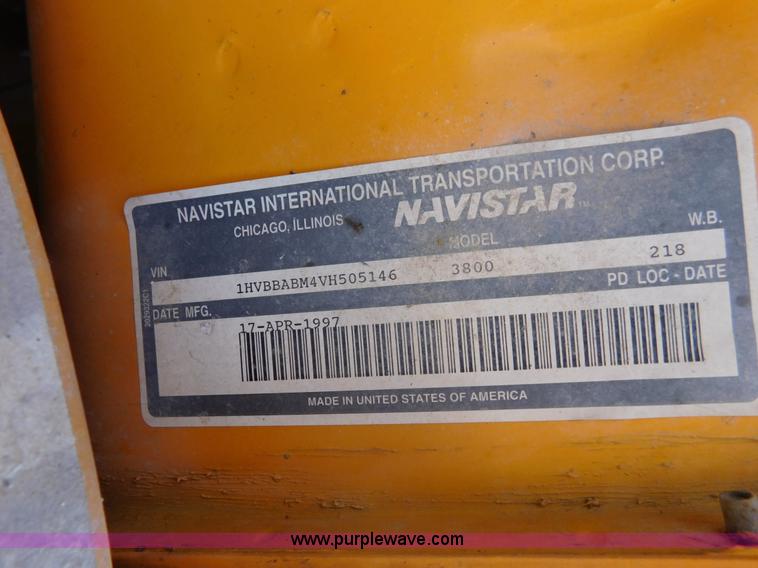 image for item J7413 1997 International 3800 school bus