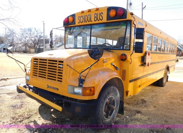image for item J7414 1998 International 3800 school bus