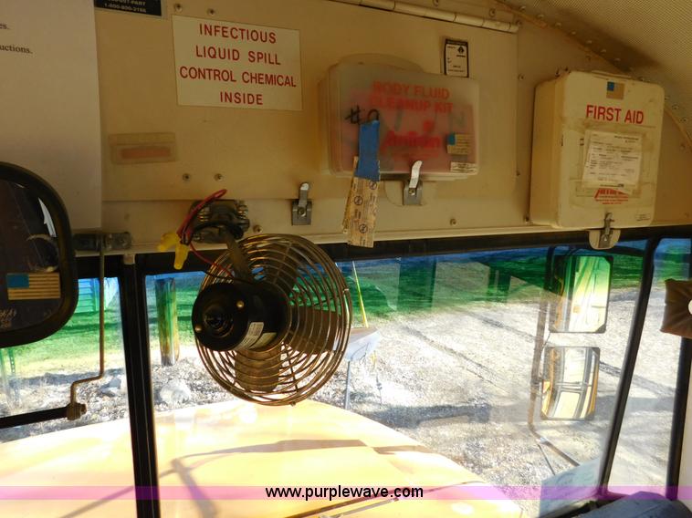 image for item J7414 1998 International 3800 school bus