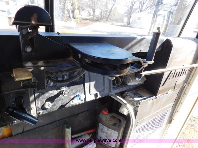 image for item J7414 1998 International 3800 school bus