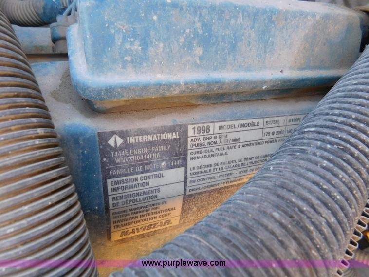 image for item J7414 1998 International 3800 school bus