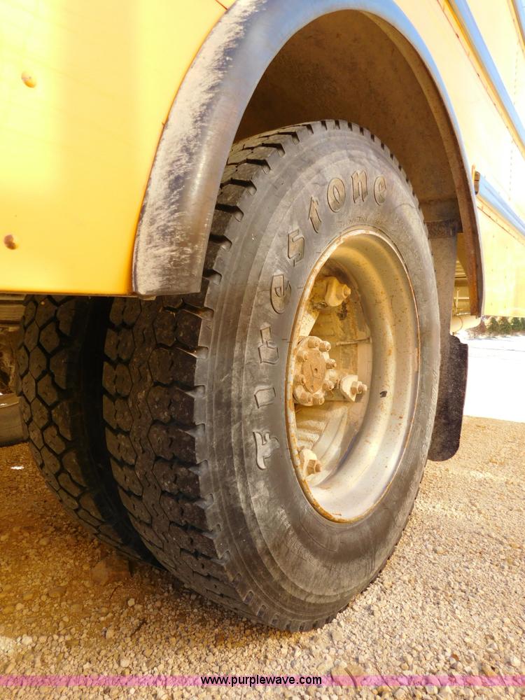 image for item J7414 1998 International 3800 school bus