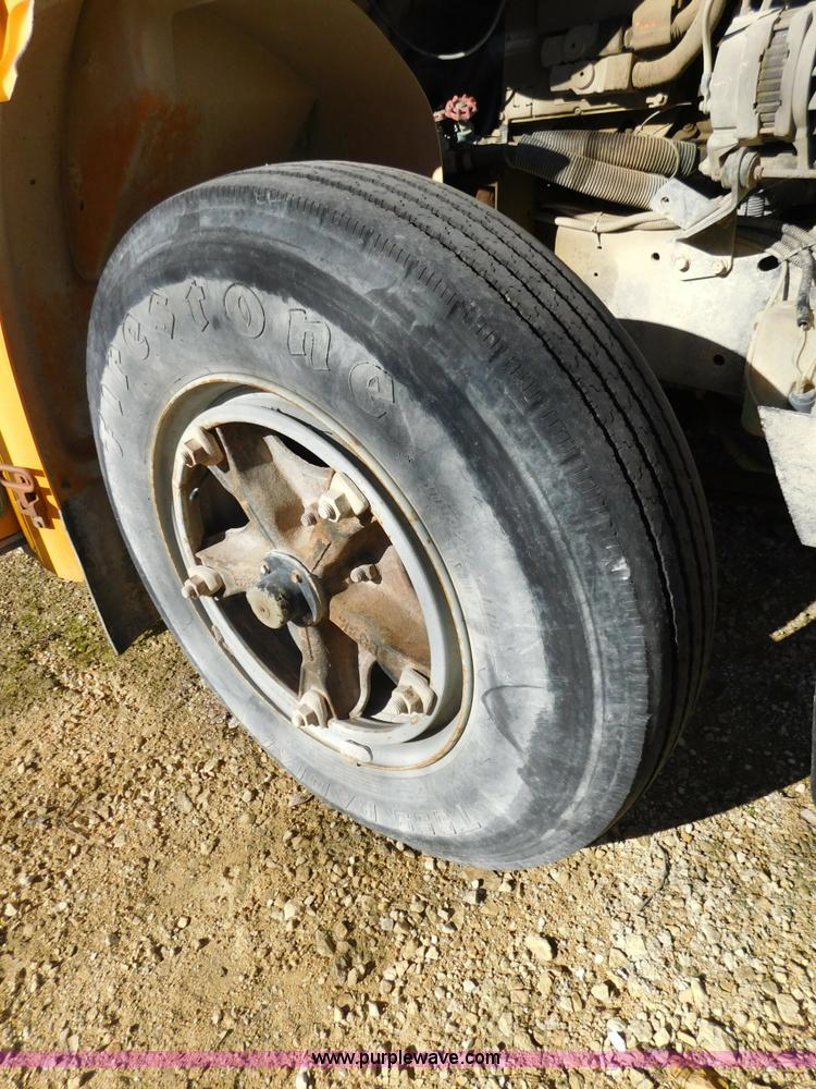 image for item J7414 1998 International 3800 school bus