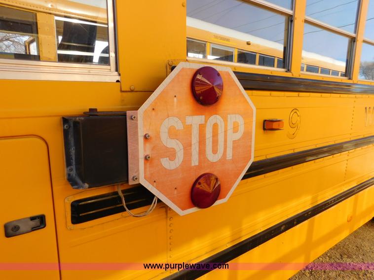 image for item J7414 1998 International 3800 school bus