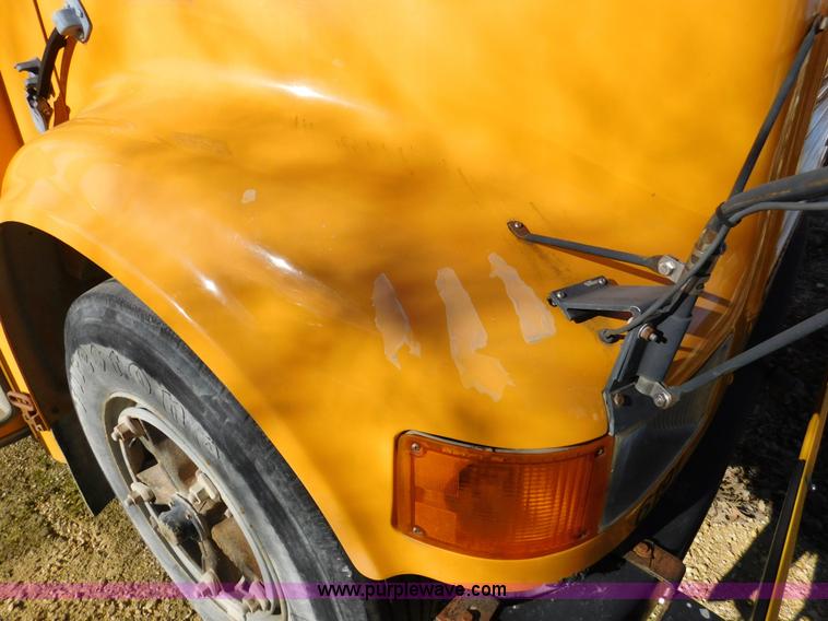 image for item J7414 1998 International 3800 school bus