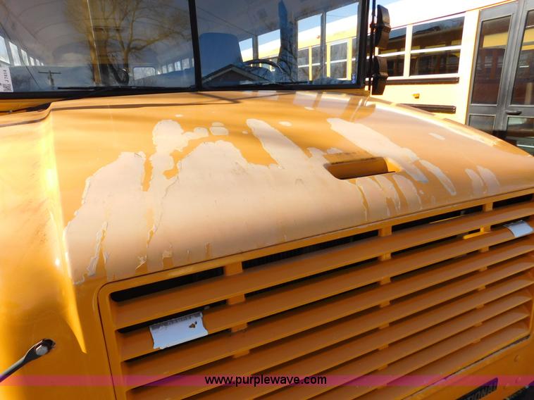 image for item J7414 1998 International 3800 school bus