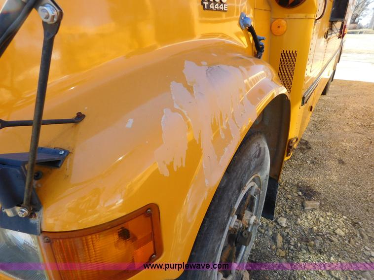 image for item J7414 1998 International 3800 school bus