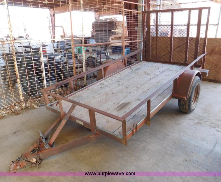 image for item J7422 1999 Flatbed trailer