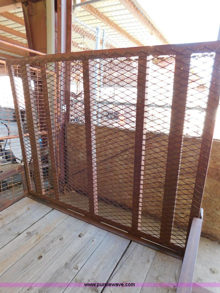 image for item J7422 1999 Flatbed trailer