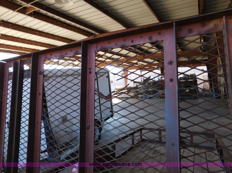 image for item J7422 1999 Flatbed trailer