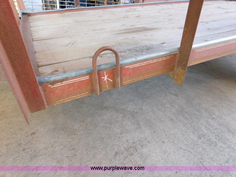 image for item J7422 1999 Flatbed trailer