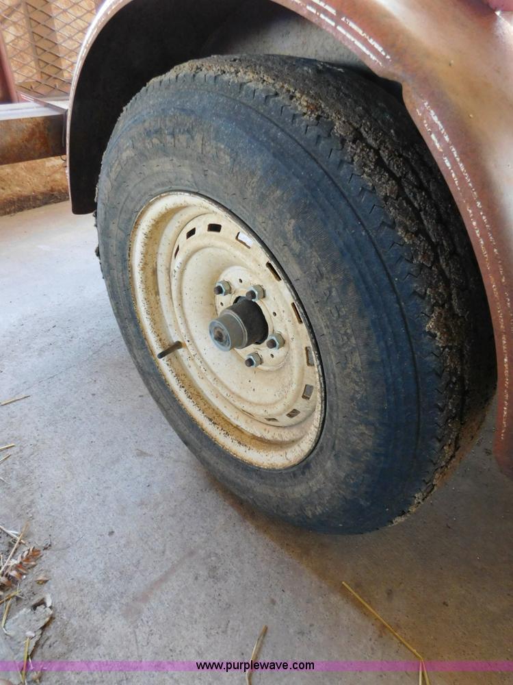 image for item J7422 1999 Flatbed trailer