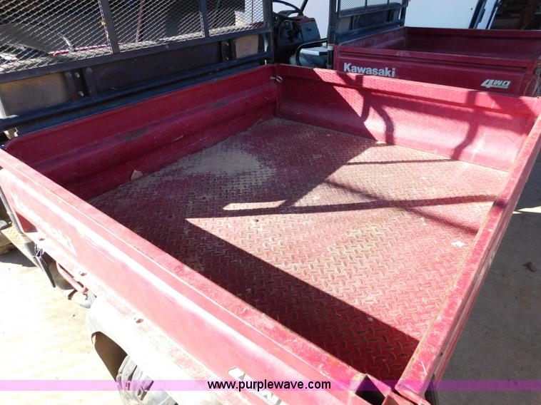 image for item J7425 2005 Kawasaki Mule 3010 utility vehicle