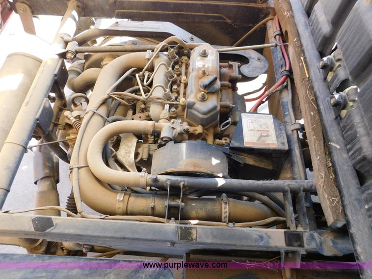 image for item J7425 2005 Kawasaki Mule 3010 utility vehicle