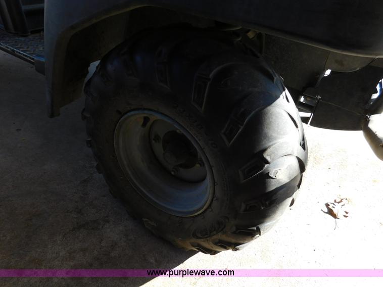 image for item J7425 2005 Kawasaki Mule 3010 utility vehicle