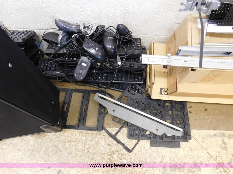 image for item J7430 Assorted items