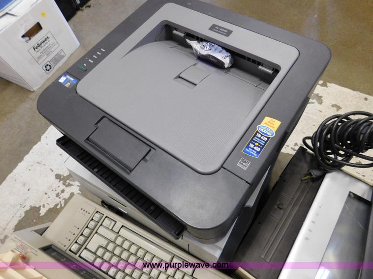 image for item J7430 Assorted items