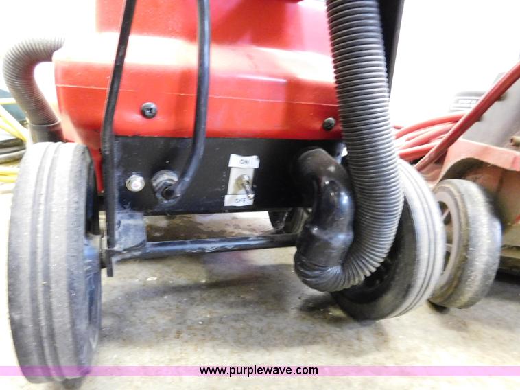 image for item J7450 Assorted floor buffers