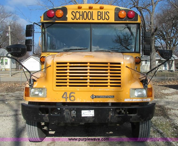 image for item J7663 1998 International 3800 school bus